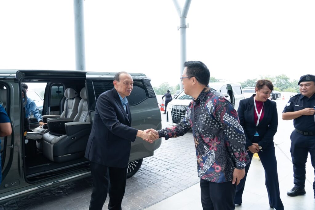 Arriving for the UCSI University Hospital visit during Tan Sri Dr Lim Wee Chai’s visit on 24 October 2026