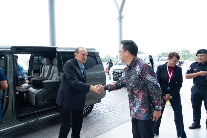 Arriving for the UCSI University Hospital visit during Tan Sri Dr Lim Wee Chai’s visit on 24 October 2026
